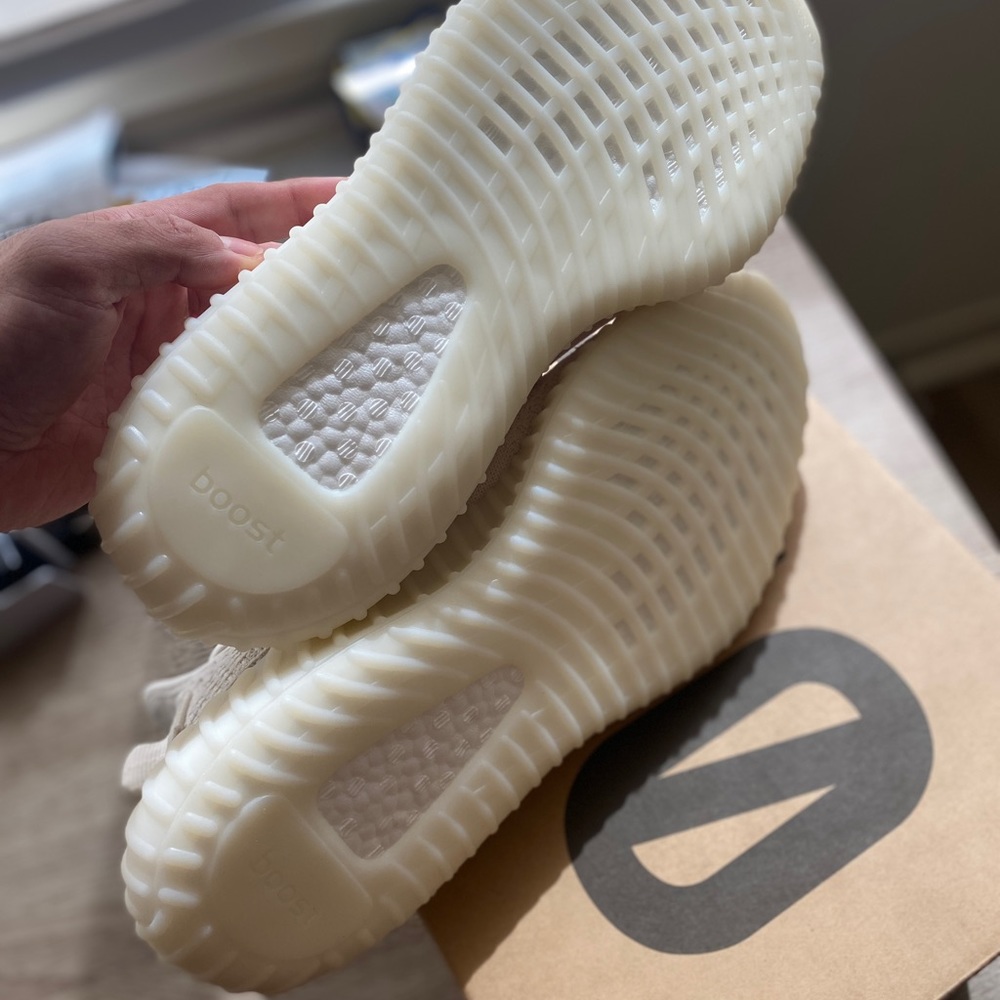 COPY - Yeezy boost 350 V2 Bone. Size 12 - Picture 4 of 5